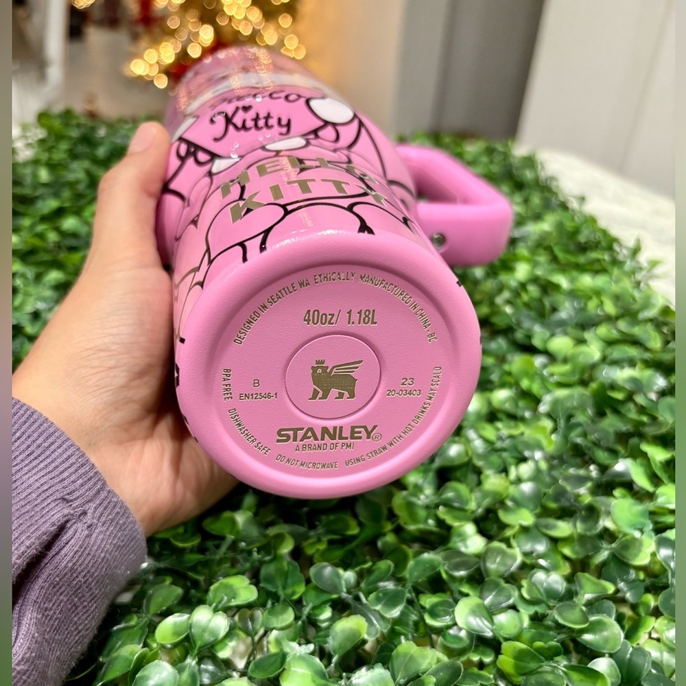 Hello Kitty Pink glossy Stanley - Picture 5 of 8